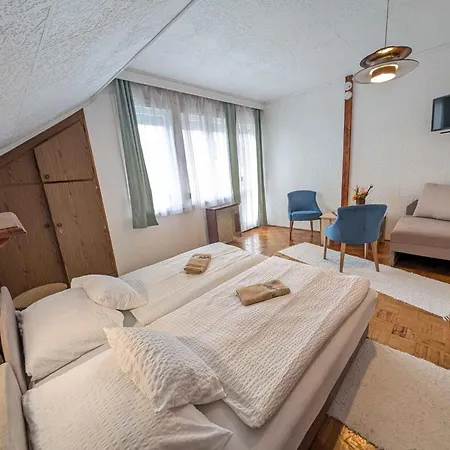Apartment In 35286 *